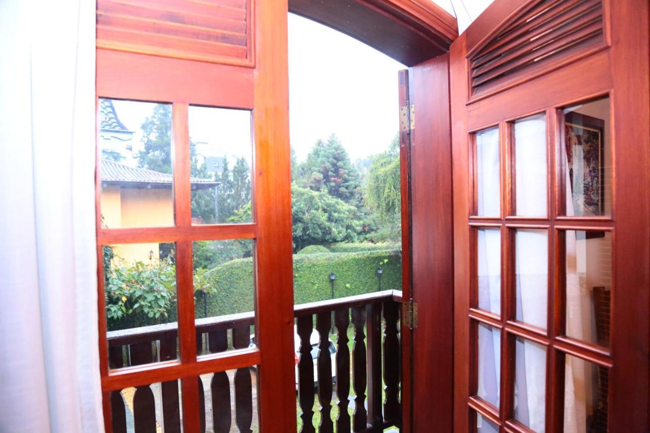 Pousada Miraflores Campos do Jordao Exterior photo